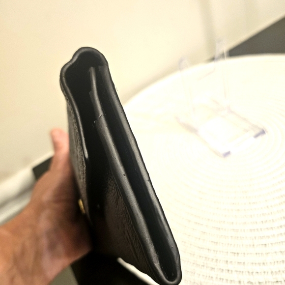 Louis Vuitton Monogram Empreinte Sarah Wallet – Noir (Black) - Picture 8 of 11